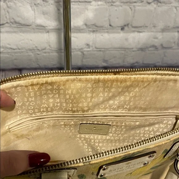 Kate Spade Cream & Yellow Lemon Satchel Handbag Designer Leather Shoulder Bag - Picture 6 of 10
